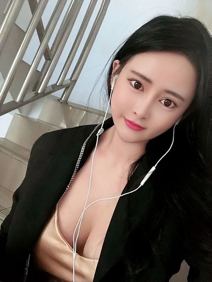 北京外围模特新人175E穿衣显瘦脱衣有肉性感不失清纯童颜巨乳前凸后翘 - 5 - https://vip.gstudiovip.com/bj/%e5%8c%97%e4%ba%ac%e5%a4%96%e5%9b%b4%e6%a8%a1%e7%89%b9%e6%96%b0%e4%ba%ba175e%e7%a9%bf%e8%a1%a3%e6%98%be%e7%98%a6%e8%84%b1%e8%a1%a3%e6%9c%89%e8%82%89%e6%80%a7%e6%84%9f%e4%b8%8d%e5%a4%b1%e6%b8%85.html