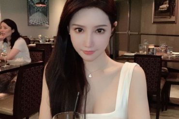 广州外围模特美术系甜姐姐170C超薄A4腰笔直纤细筷子腿