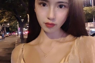 上海外围模特新人刚到00后维吾尔族小姑娘165D在校生擅长舞蹈钢琴性格温柔谈吐文雅异域风可纯可大米