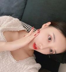 上海商务陪伴模特儿微信号,高端伴游个人微信