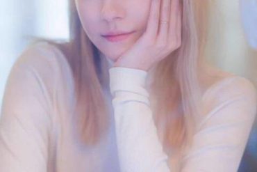 深圳外围女模特白小纯兼职深圳03年168D