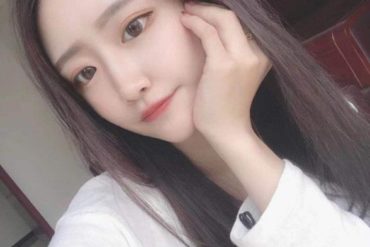 重庆外围模特01年170真c音乐学院声乐系大一新生校花级别胸挺腰细翘臀筷子腿