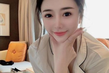 西安外围模特雪儿小白菜兼职168c90斤温柔可爱声音甜美
