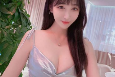 厦门外围模特02后刚下水168c童颜巨乳温暖耐心乖巧