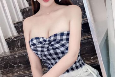 武汉外围模特真实母女一个模子印出来的..妈妈175G.真实产科主任倾国倾城…女儿175D.幼师模特人间尤物妈妈风骚气质有韵味女儿清纯气质大长腿不同味道别样风情身材
