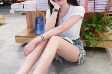 南昌外围模特学生新人下水身高165胸C真实03年皮肤非常白清纯可爱乖巧听话