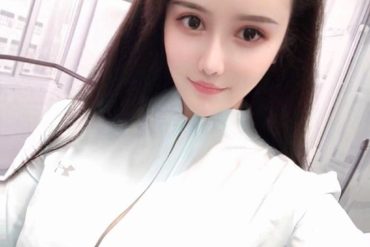 太原外围模特新到网红款174D气质小甜心皮肤雪白乖巧懂事
