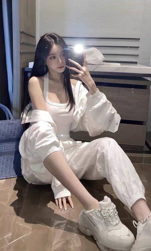 杭州外围明星经纪人联系方式？杭州外围明星有吗？