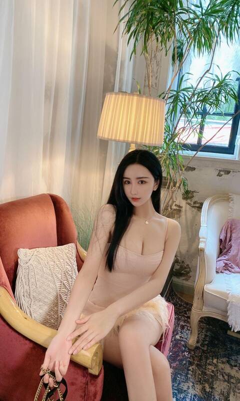 南京外围女模特巨乳 175 胸G一次亲身经历