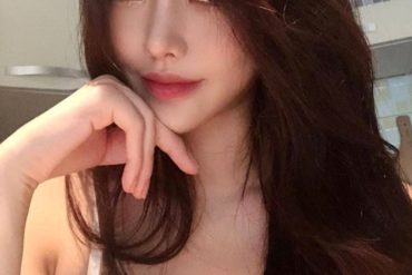 成都外围模特新人甜甜170天然D48kg98年清纯的长相健美的身材常年健身通体雪白大长腿真熊翘臀前凸后翘声音甜美温柔会聊天