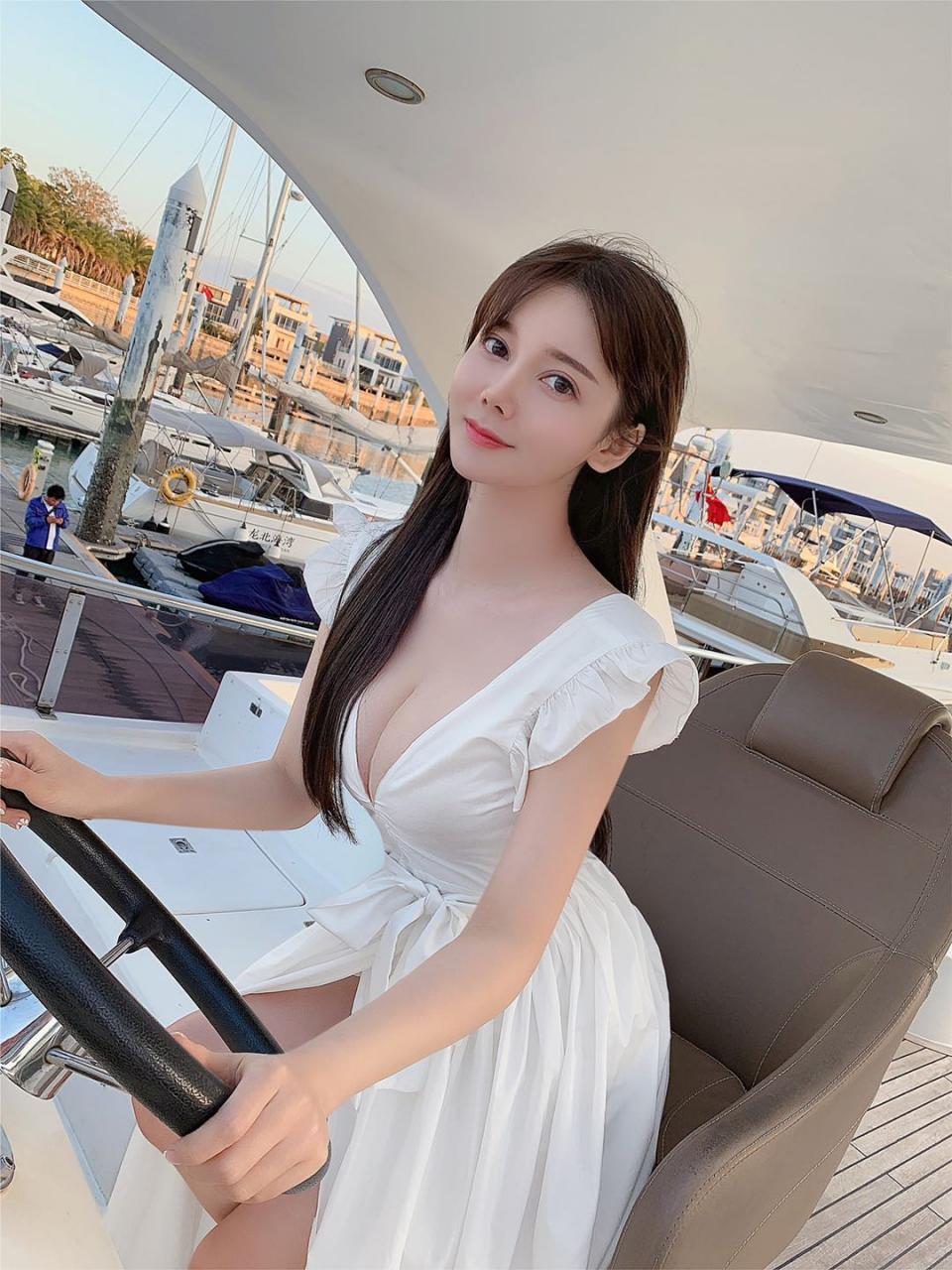 重庆外围模特172D网红款气质小美女温柔体贴女友feel十足黄金比例的身材好不事 - 1 - https://vip.gstudiovip.com/%e9%87%8d%e5%ba%86%e5%a4%96%e5%9b%b4%e6%a8%a1%e7%89%b9172d%e7%bd%91%e7%ba%a2%e6%ac%be%e6%b0%94%e8%b4%a8%e5%b0%8f%e7%be%8e%e5%a5%b3%e6%b8%a9%e6%9f%94%e4%bd%93%e8%b4%b4%e5%a5%b3%e5%8f%8bfeel%e5%8d%81.html